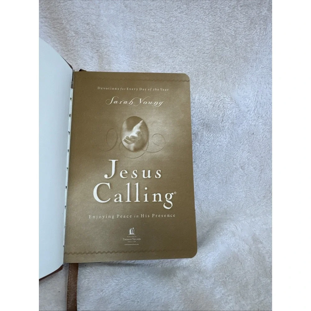 Jesus Calling Devotional Book Enjoying Peace In His Presence‎ Sarah Young